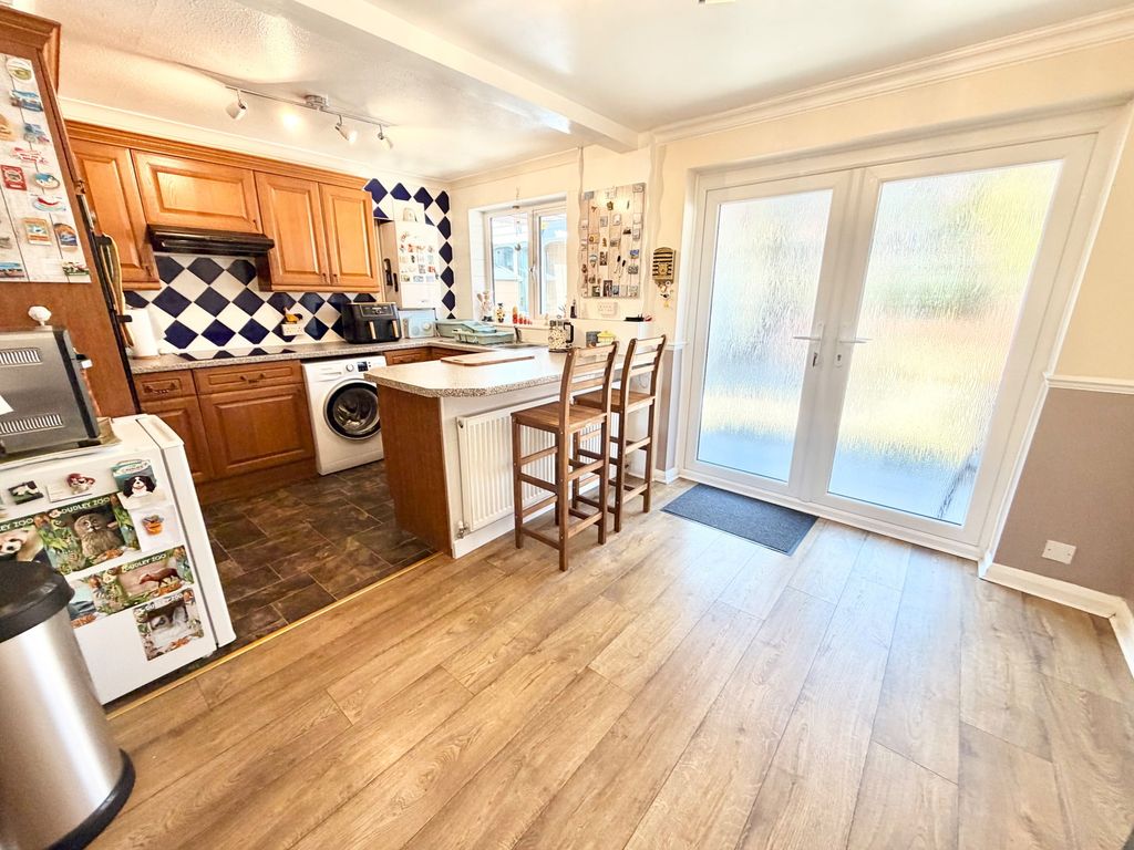 Property photo 2 of 21