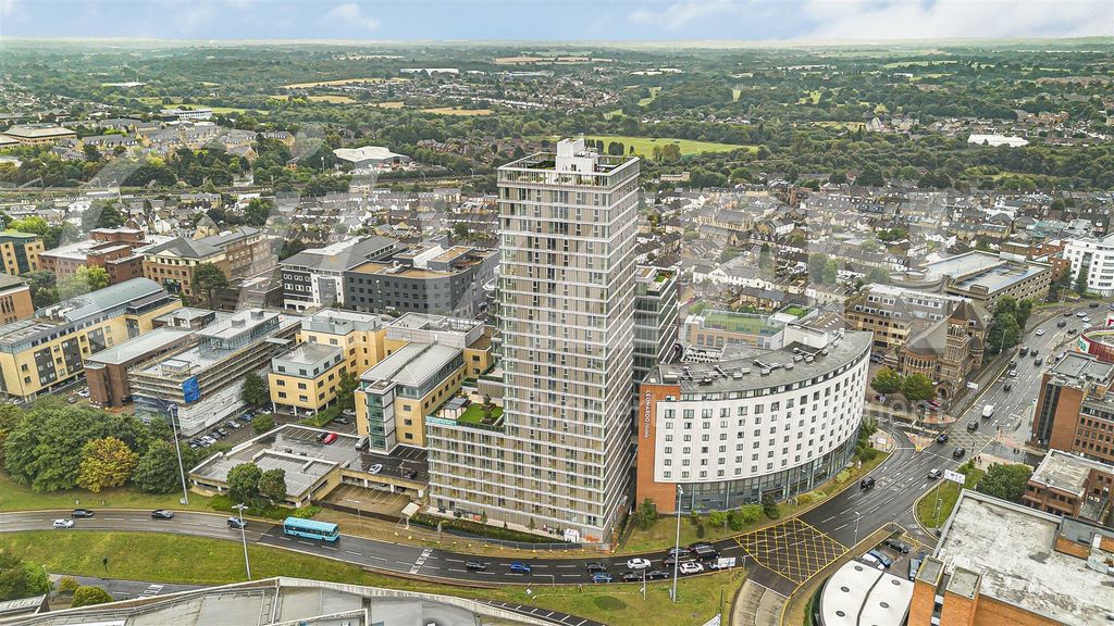 Property photo 3 of 33 The Clarendon