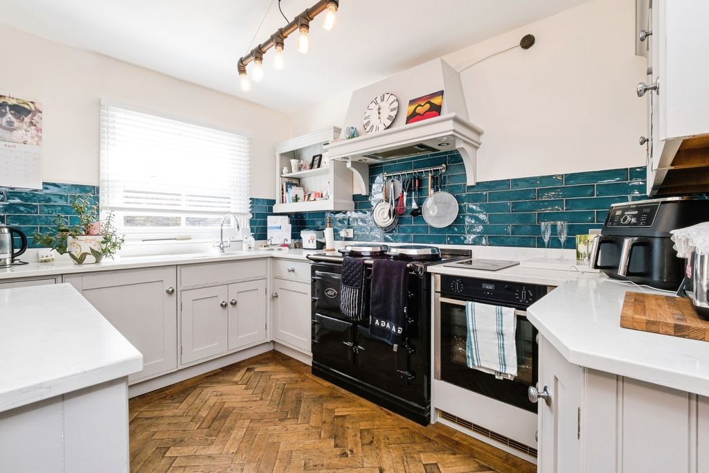 Property photo 2 of 19 Pbox-Img.Jpg