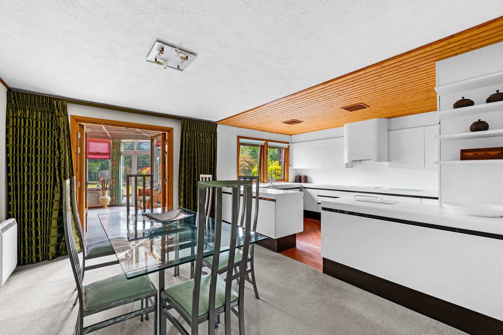 Additional image 4 of 3 bed bungalow for saleWoodcote Park Avenue, Purley CR8