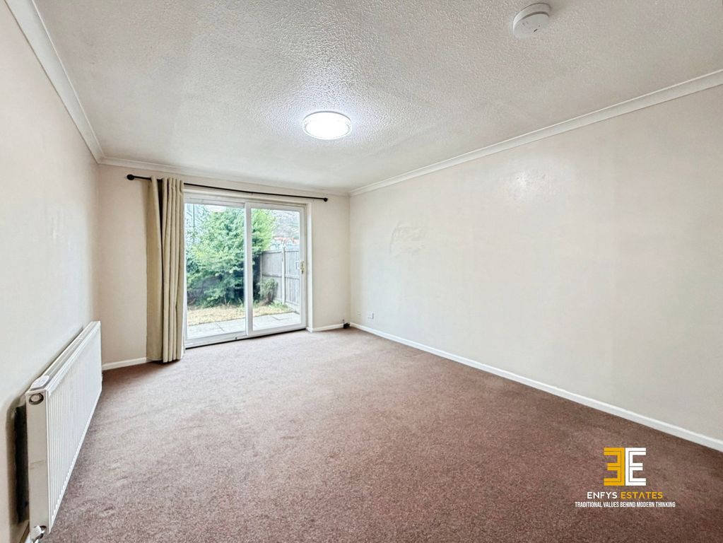 Property photo 2 of 25