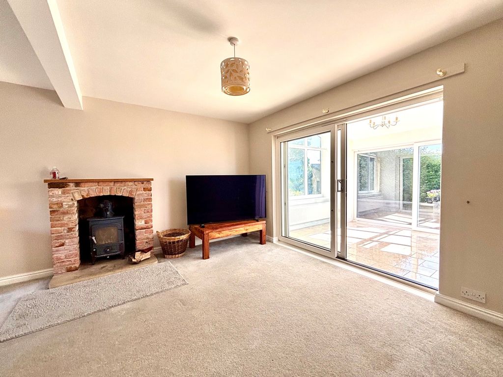 Property photo 3 of 25