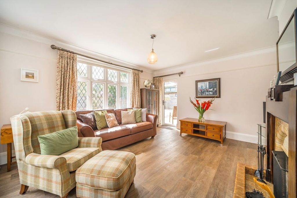 Property photo 2 of 17