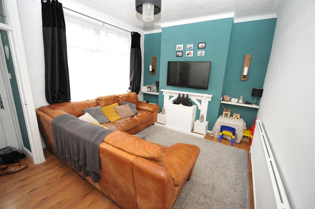 Property photo 2 of 18