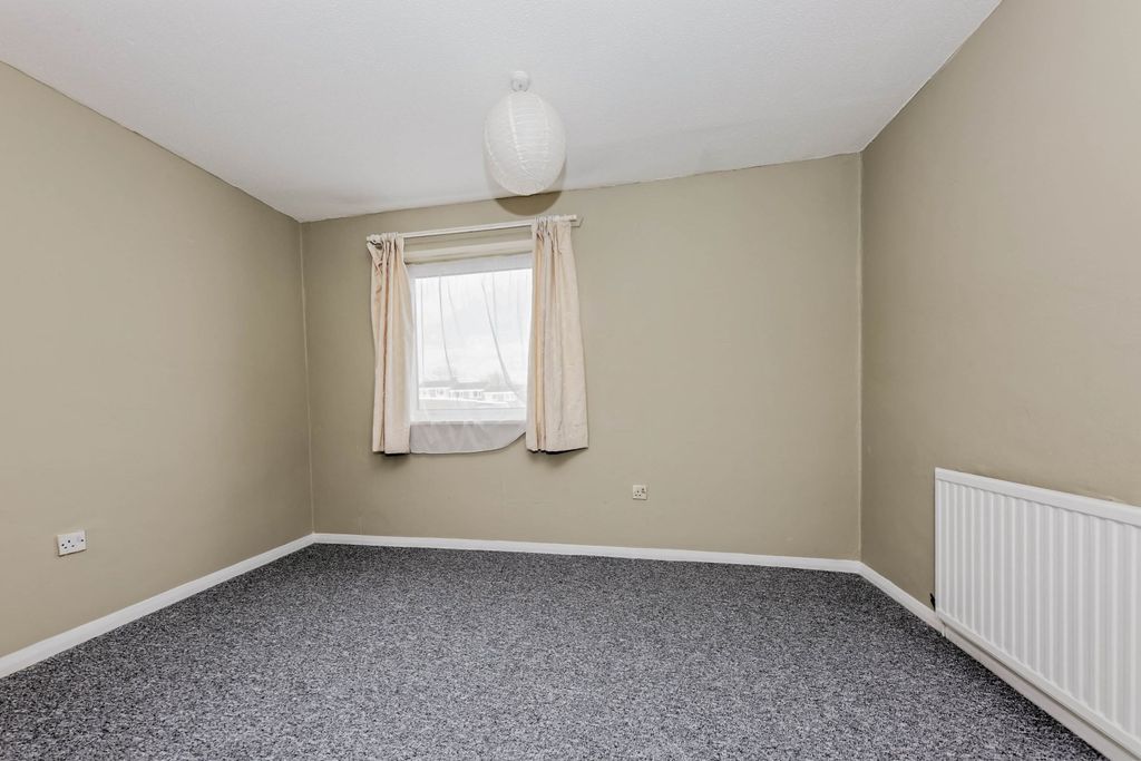 Property photo 2 of 10 Bedroom