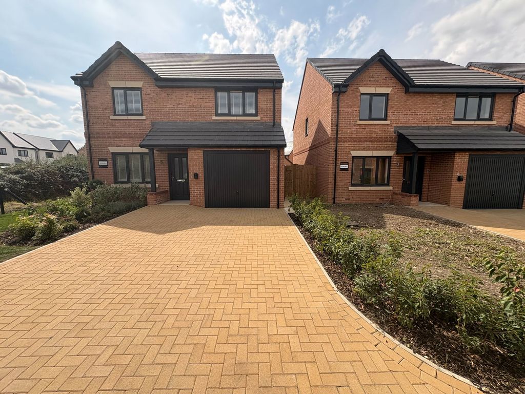 Property photo 2 of 31