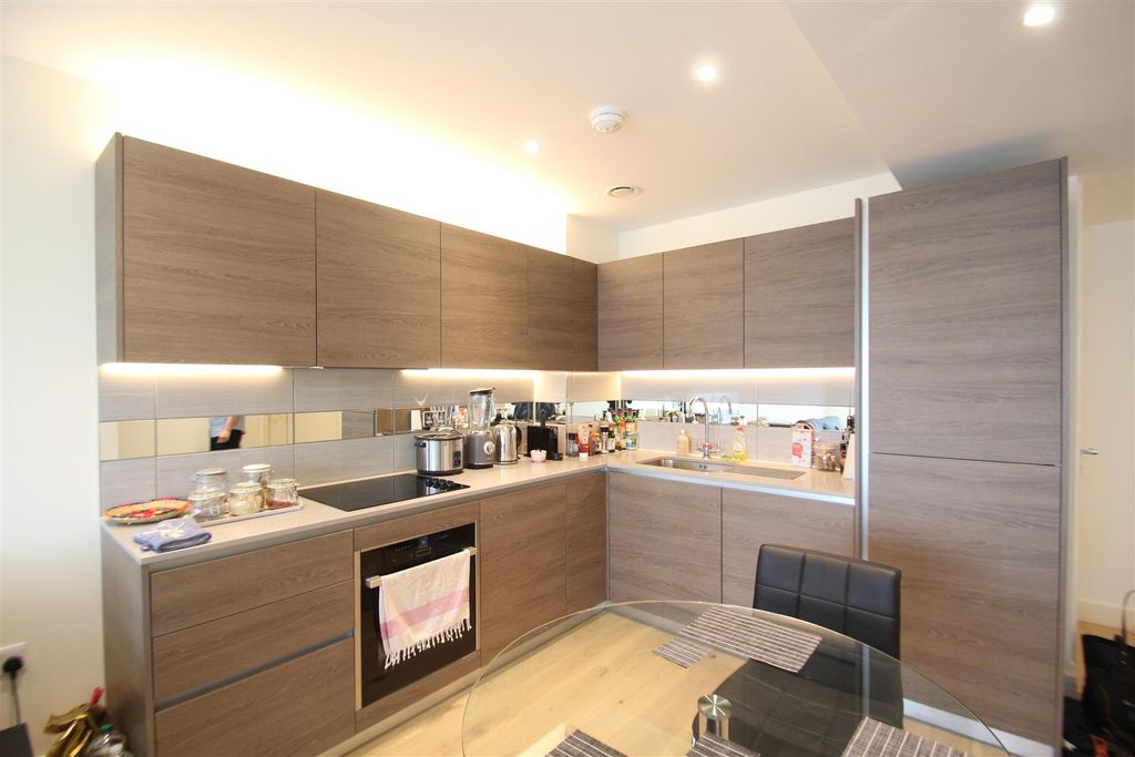 Property photo 2 of 8 Kitchen/Reception Room