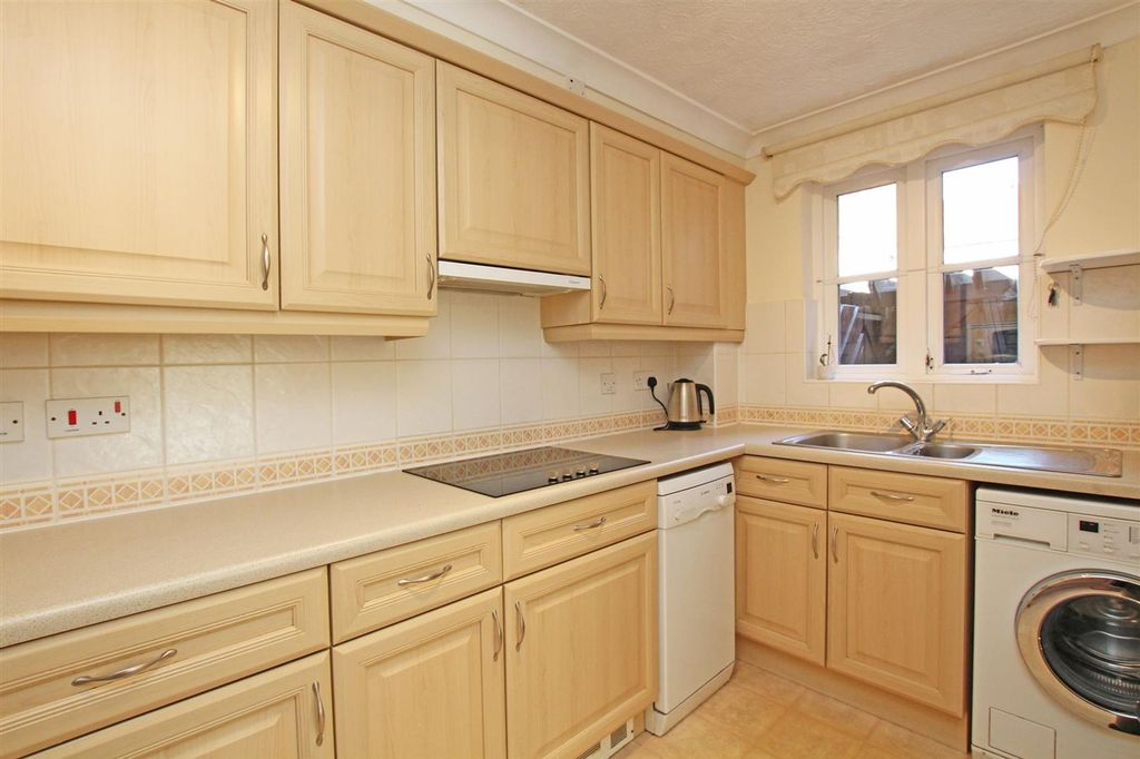 Property photo 3 of 8