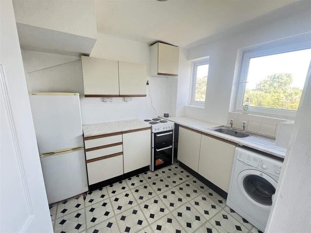 Property photo 3 of 4 Picture No. 04