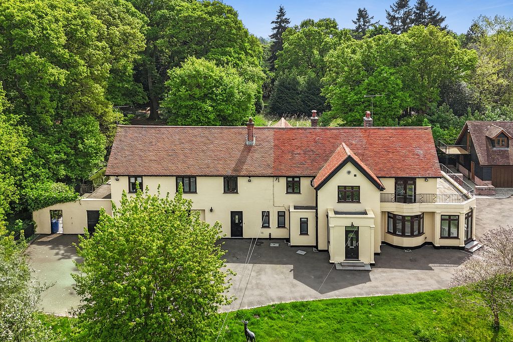 Property photo 2 of 50 Ol-Fc(Col)-Gatehouse-46