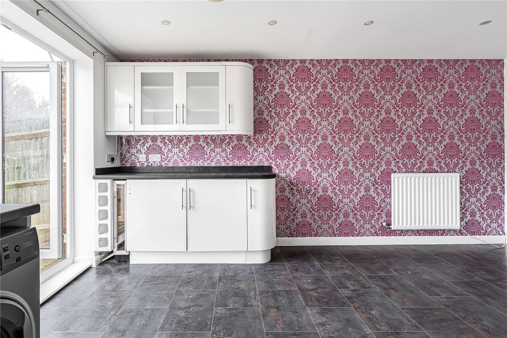 Property photo 3 of 26 Picture No. 15