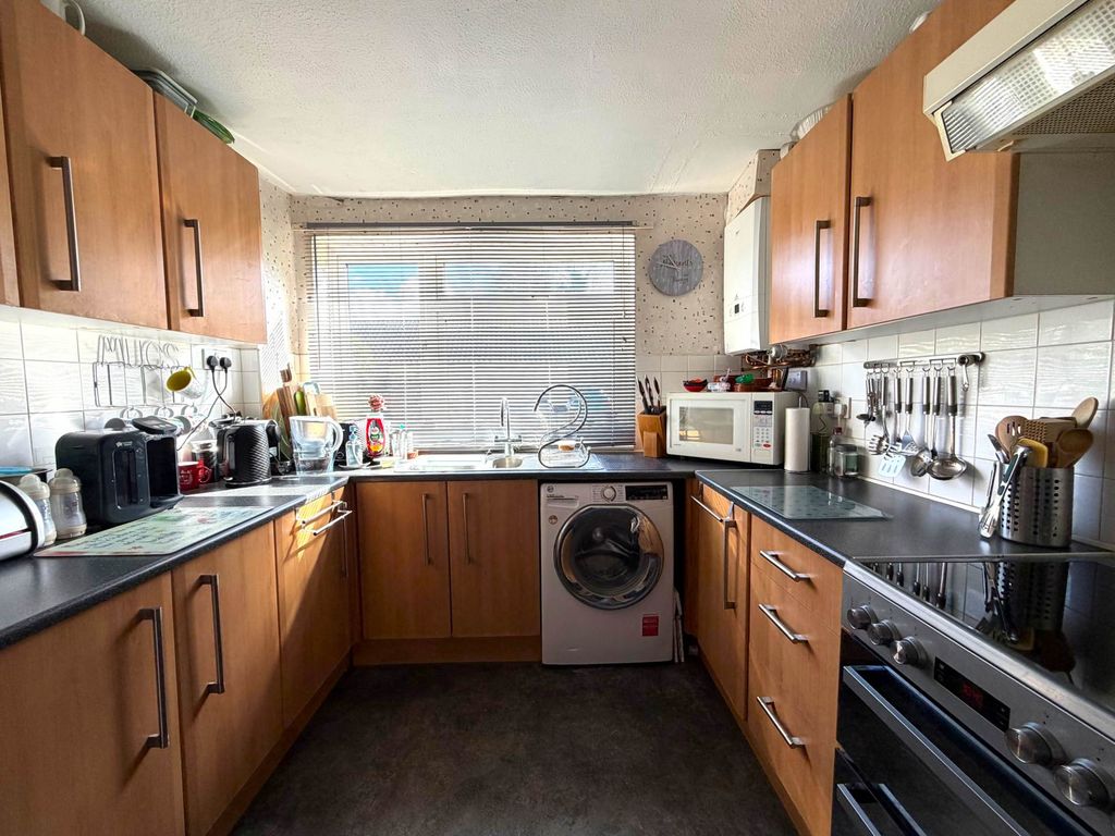 Property photo 3 of 13