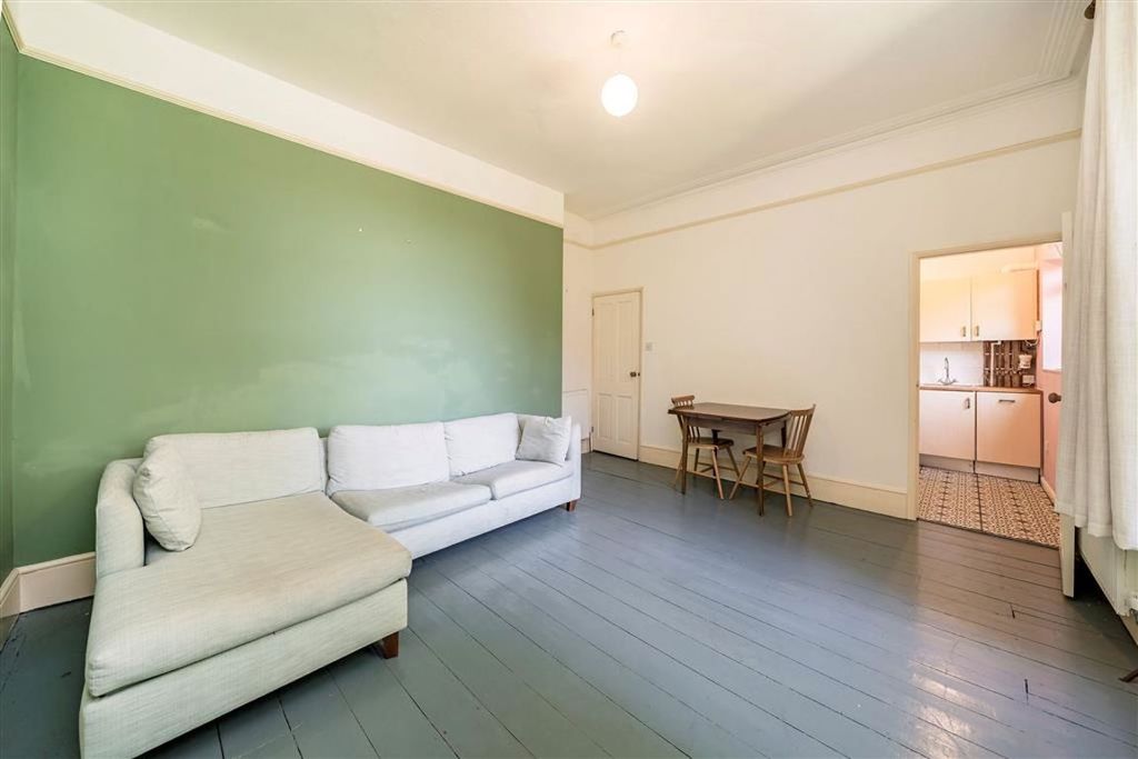 Property photo 3 of 6