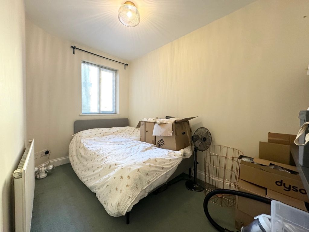 Property photo 3 of 6