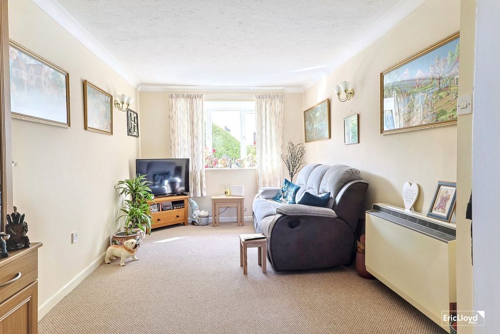 Property photo 2 of 11 Photo 4