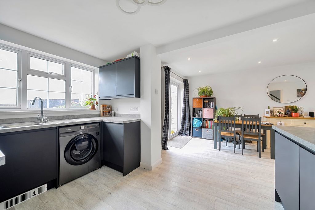 Property photo 2 of 14 19-7-1329424-7-687E973Fea522-7-19