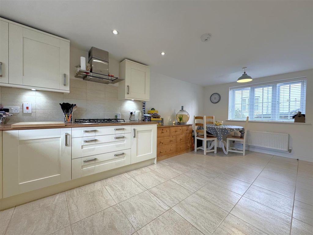 Property photo 3 of 19 3.Jpeg