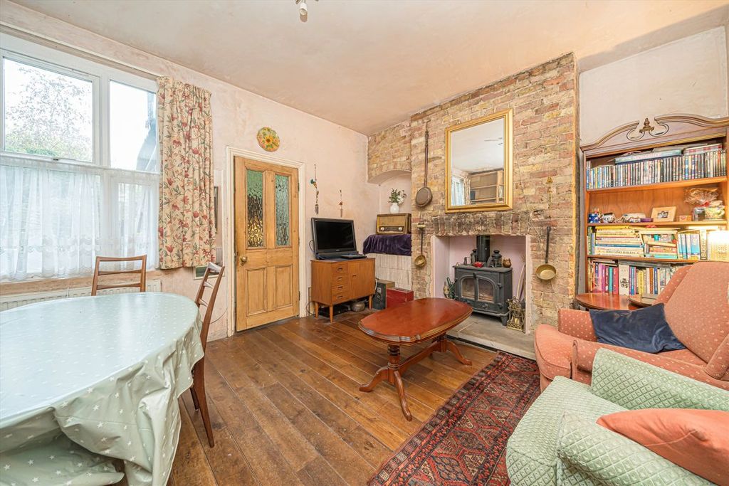 Property photo 2 of 6