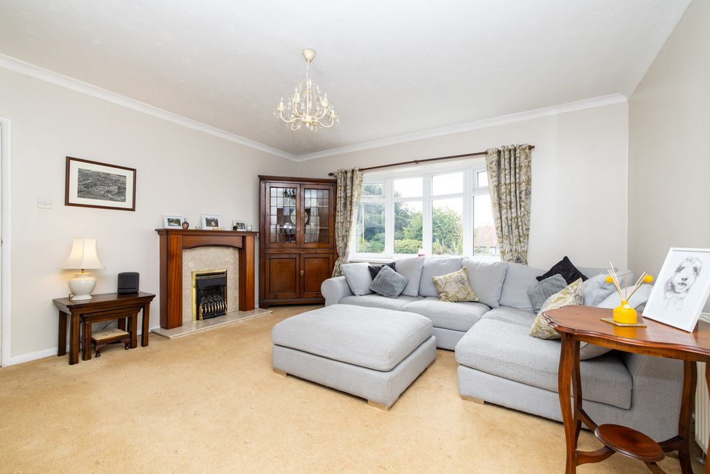 Property photo 3 of 24