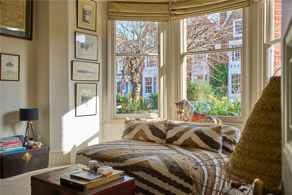 Property photo 3 of 12 Reception