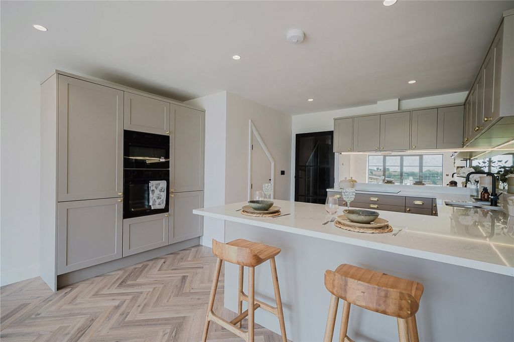 Property photo 1 of 20 Kitchen