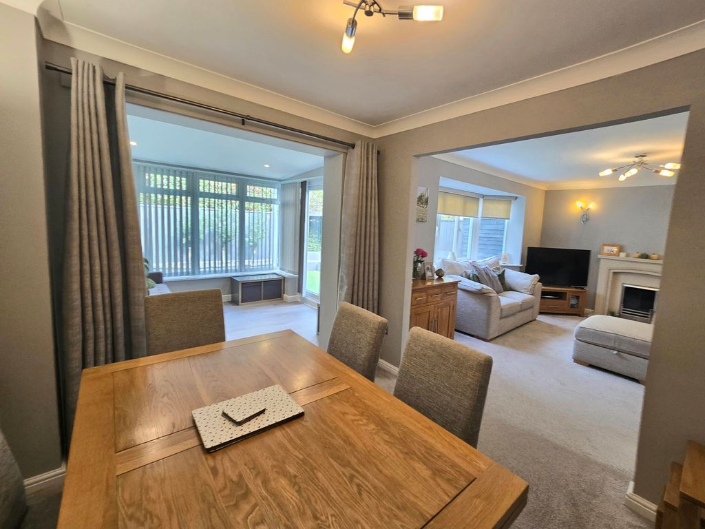 Property photo 2 of 33