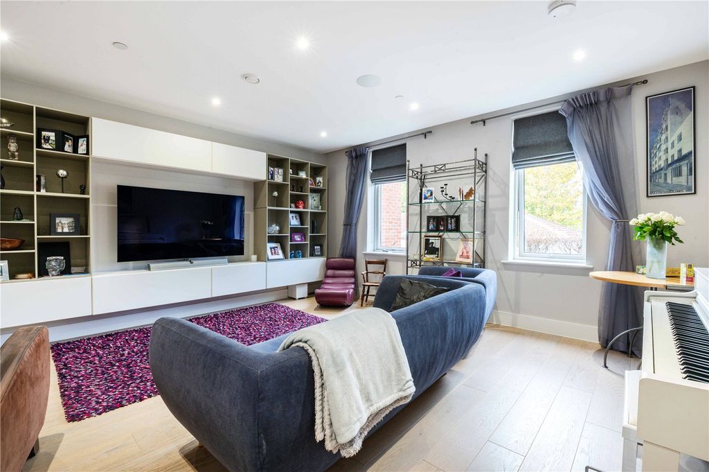 Property photo 2 of 11 Reception Room