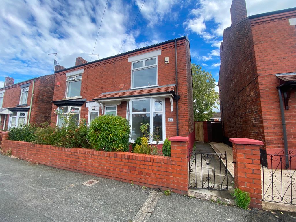 Property photo 1 of 2