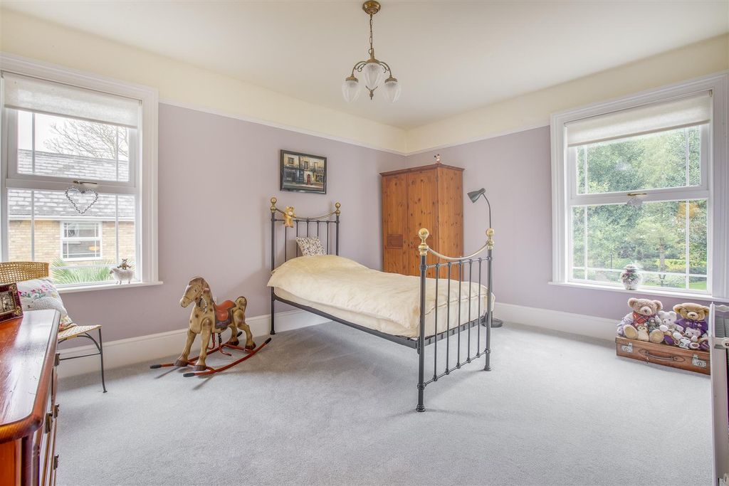 Additional image 28 of 6 bed detached house for saleThe Ride, Totternhoe, Bedfordshire LU6