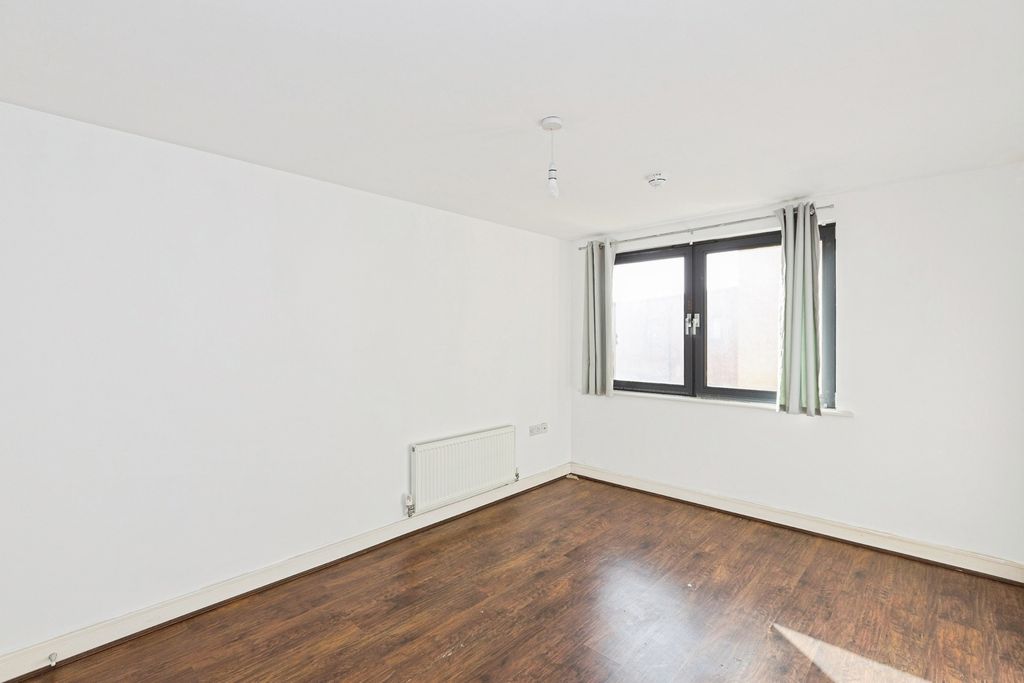 Property photo 3 of 19 Pbox-Img.Jpg