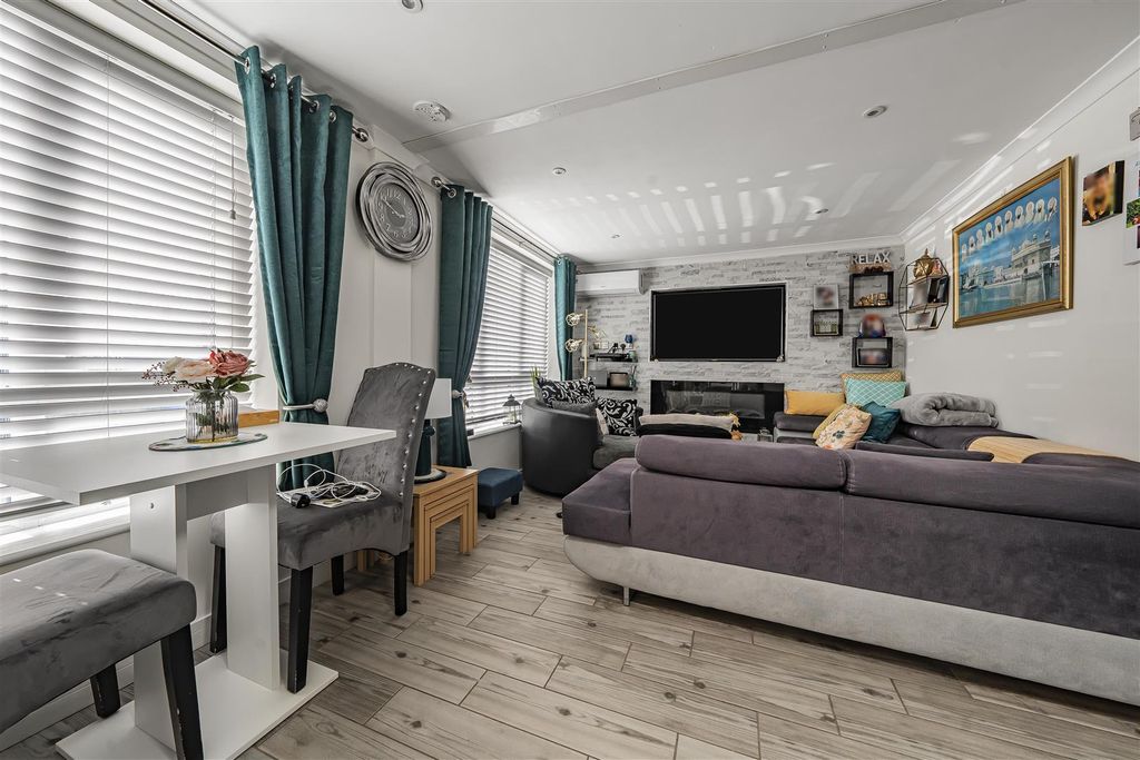 Property photo 3 of 17 Photo Mar 05 2026, 3 38 47 Pm.Jpg