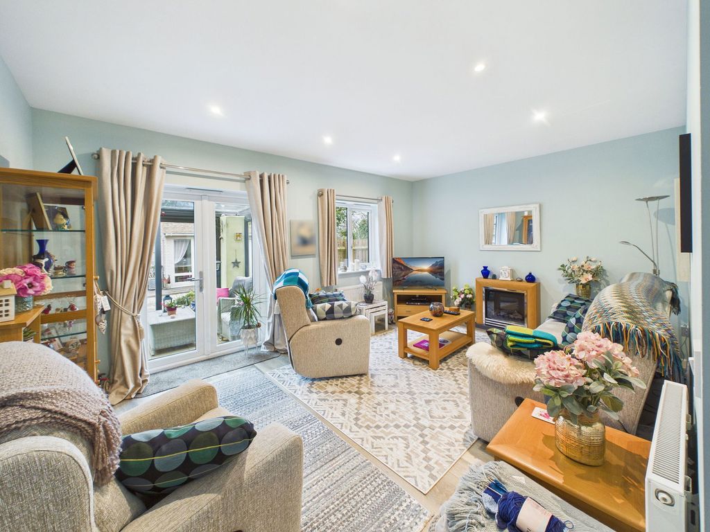 Property photo 2 of 25