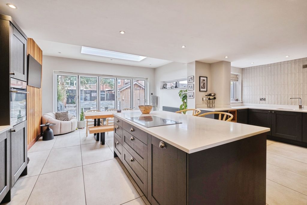 Property photo 3 of 25 Photo