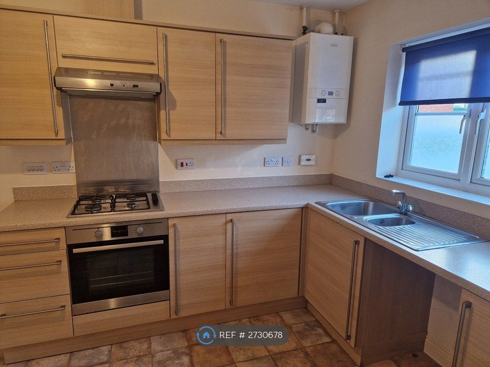 Property photo 2 of 9 Kitchen