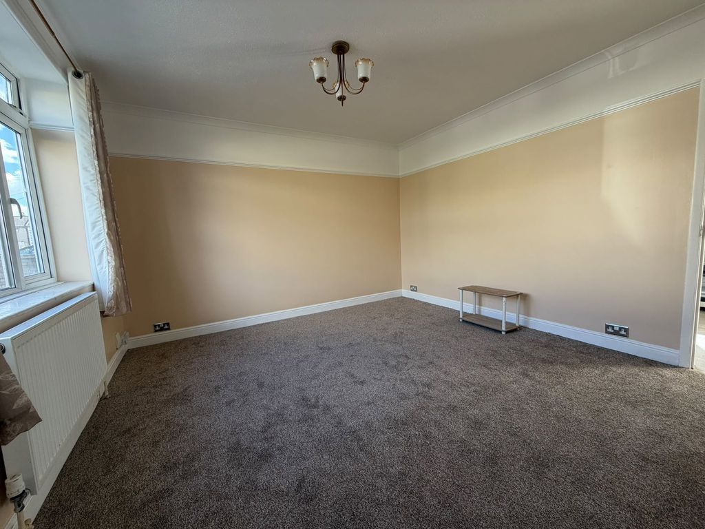 Property photo 3 of 26