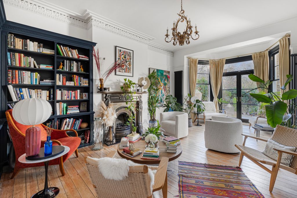 Property photo 2 of 28