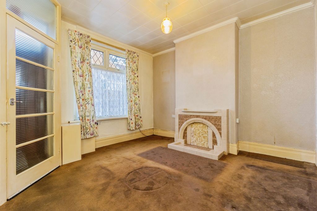 Property photo 2 of 15