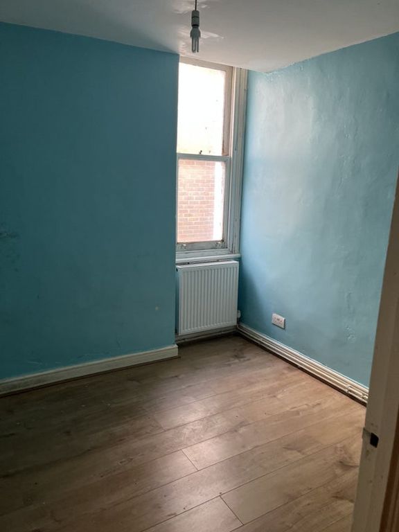 Property photo 1 of 2