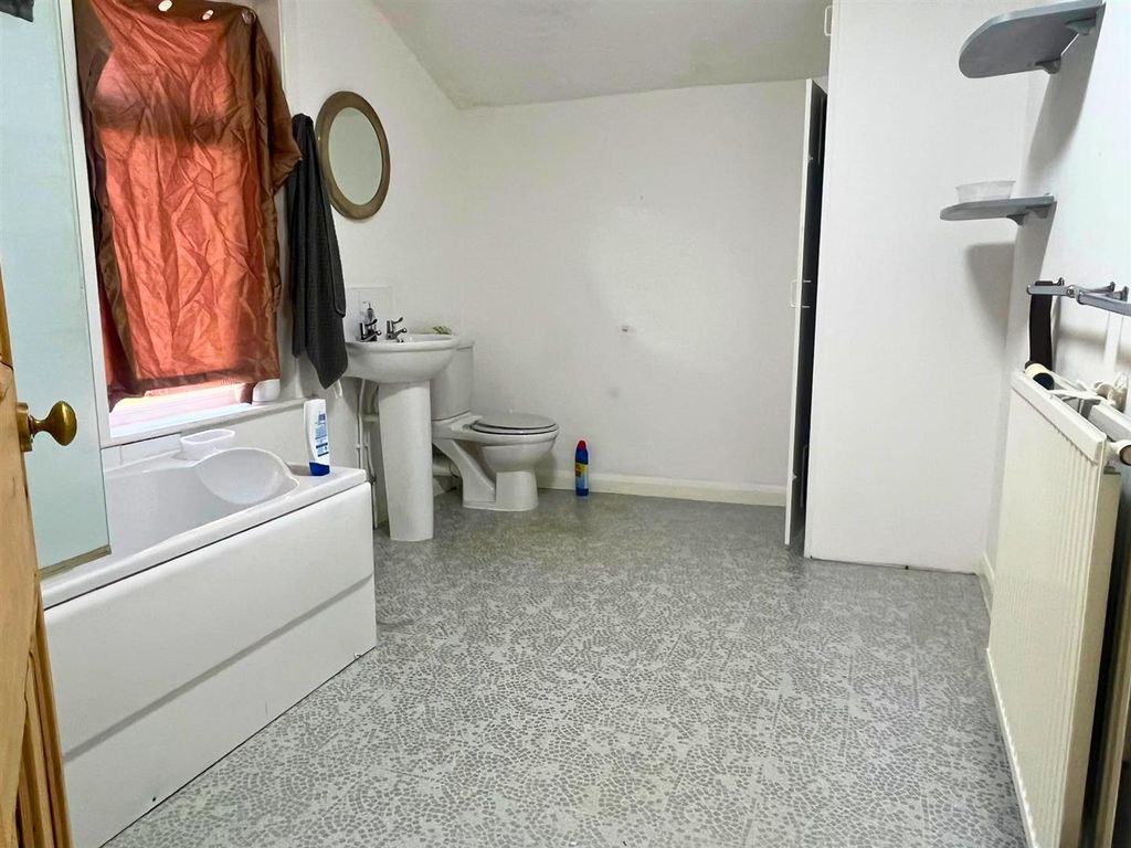Property photo 3 of 11 Untitled Design (4).Png