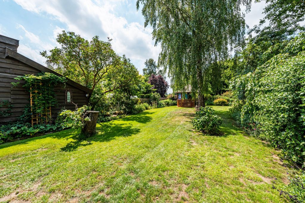 Property photo 2 of 25