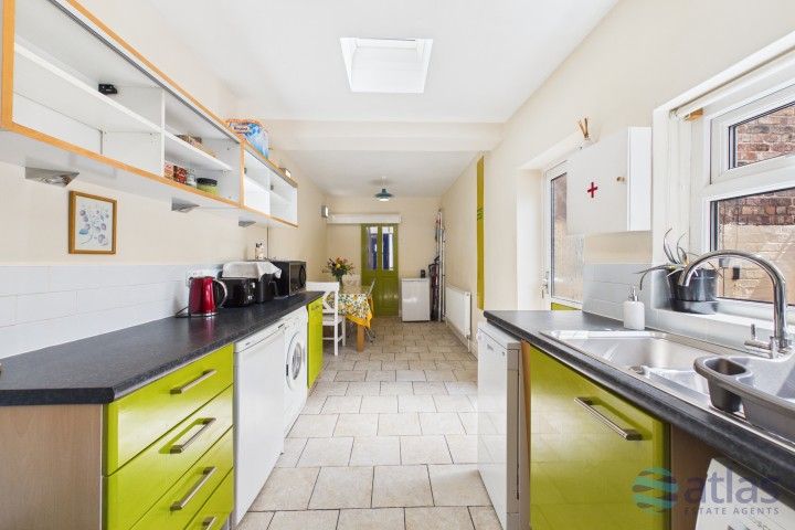 Property photo 3 of 25 Kitchen/Dining Space