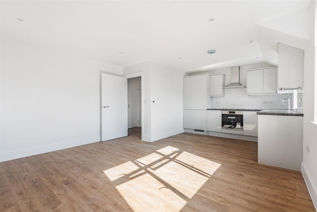 Property photo 2 of 13 827745 (3).Jpg