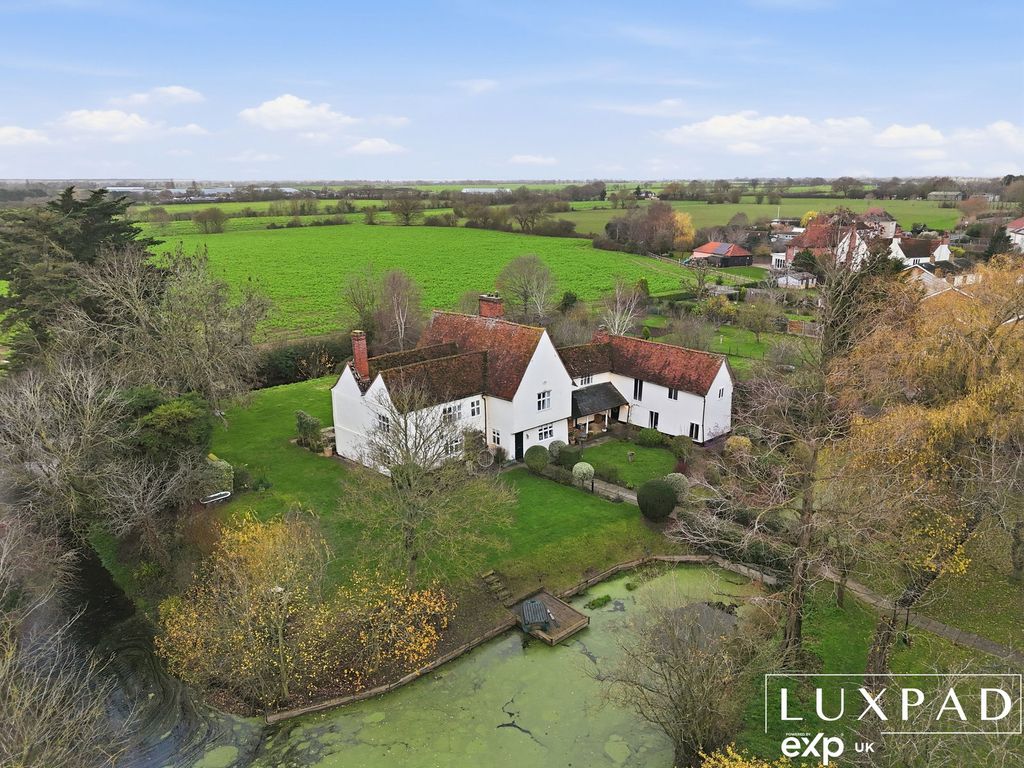 Property photo 2 of 40