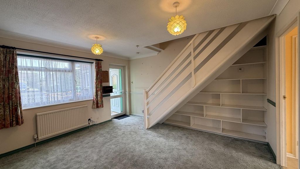 Property photo 3 of 21 Living Room