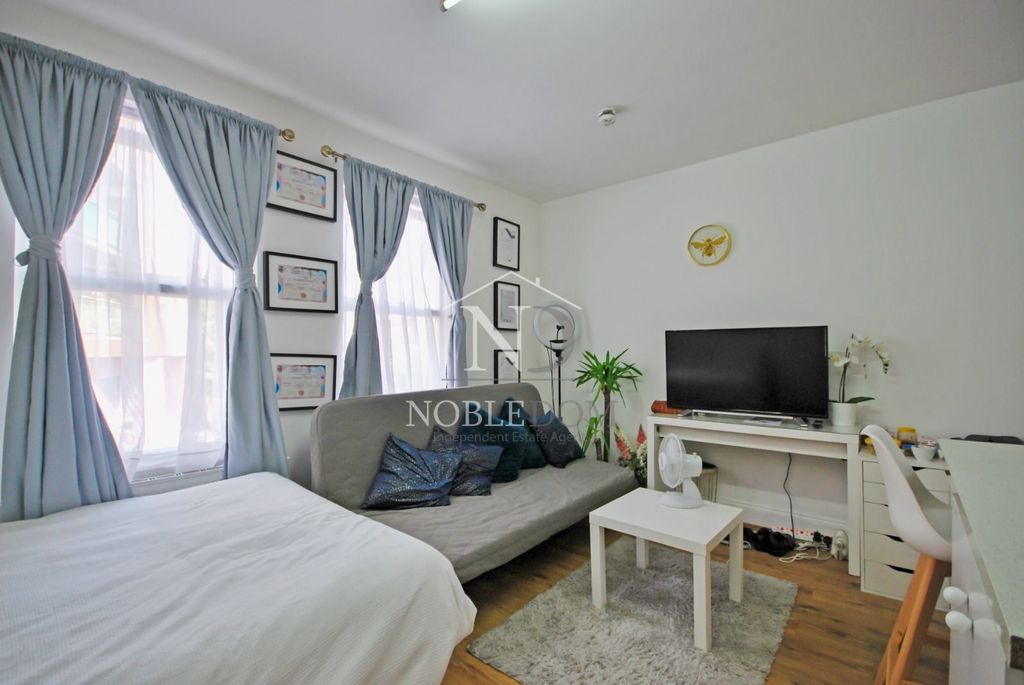 Property photo 3 of 5 Gallery