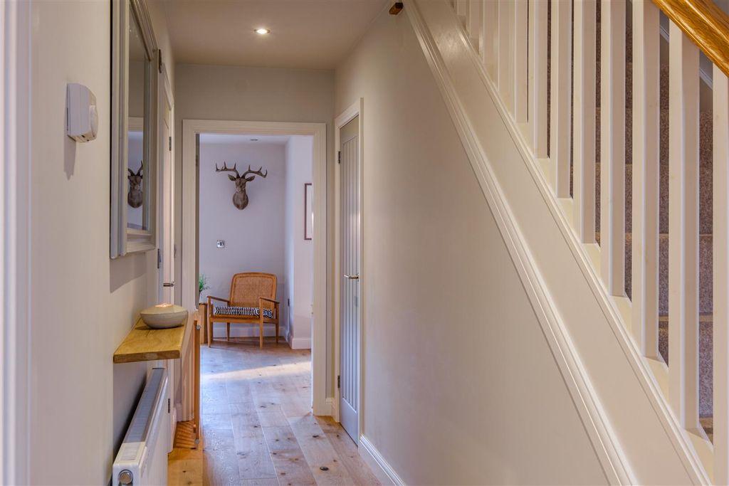 Property photo 3 of 40 Fradley C2C-20.Jpg