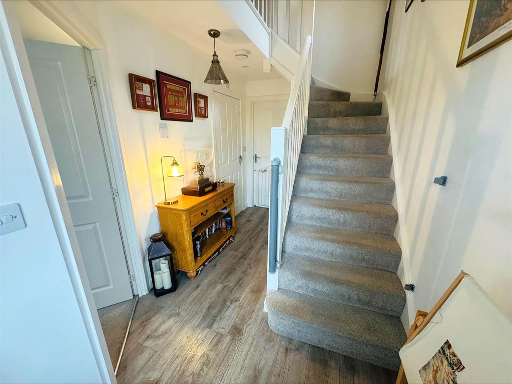 Property photo 2 of 36 Processed-1Cfaddab-9677-432D-9Fe4-F313CC9094F5.Jpe