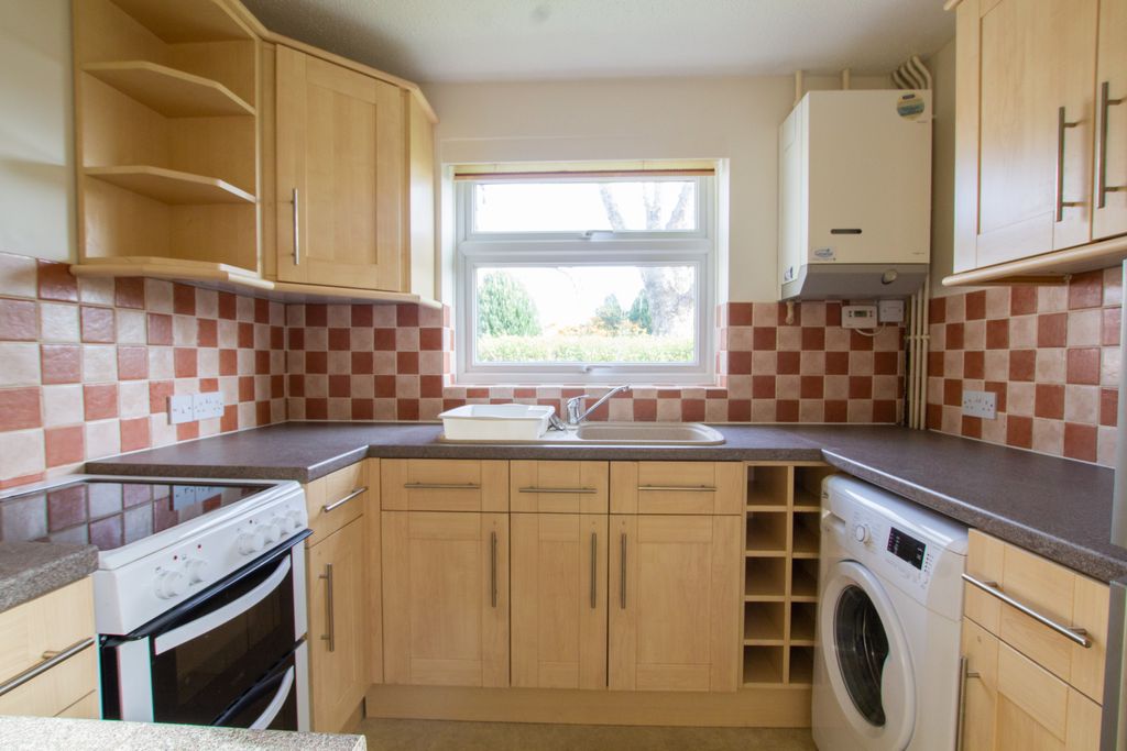Property photo 2 of 11 Kitchen