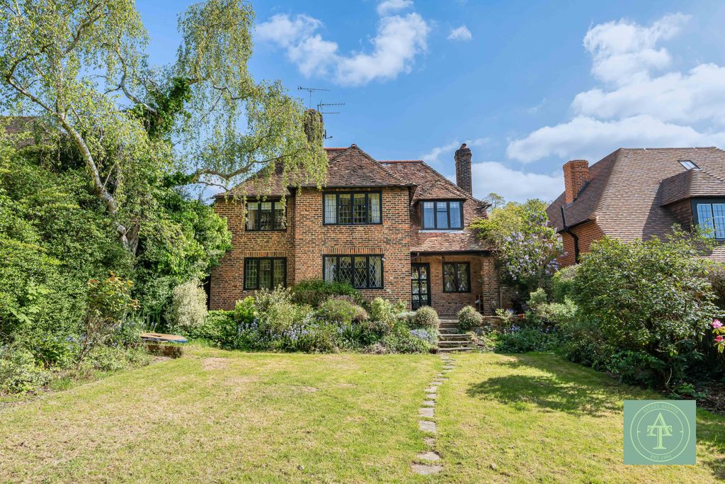 Property photo 1 of 26 Four Bedroom Period Detached House