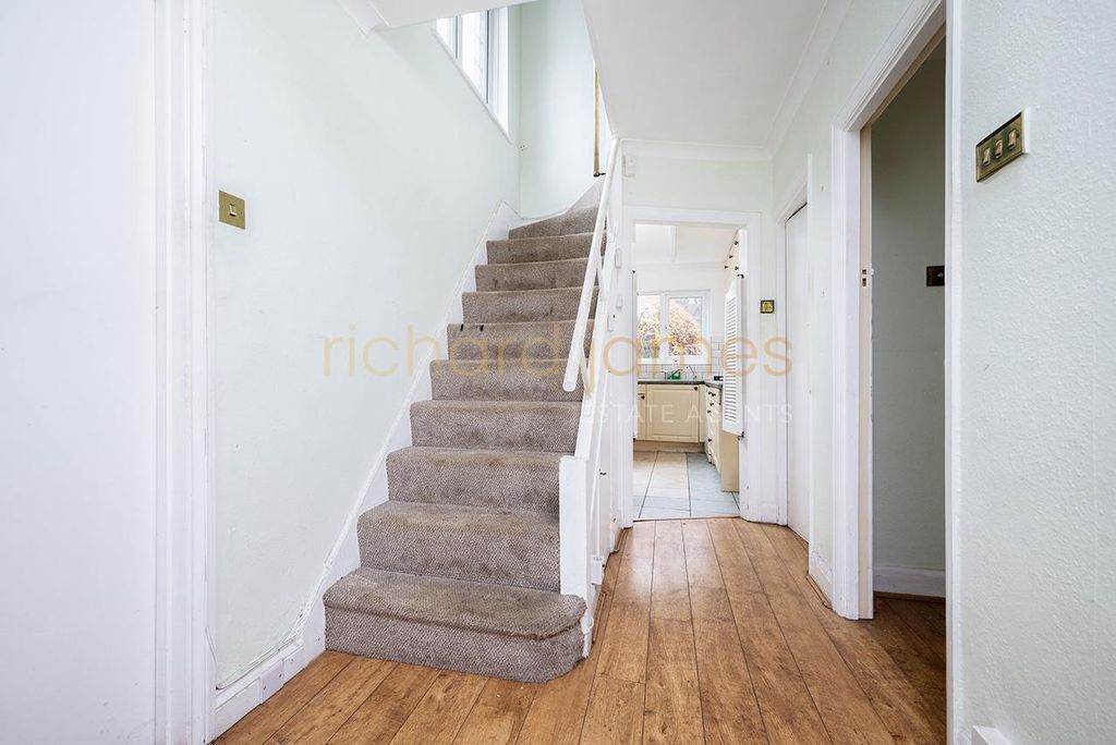 Property photo 3 of 14 W13.Jpg